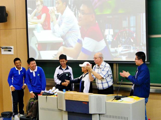 小实验 大科学 中学生走进深北莫生物课堂 深圳北理莫斯科大学